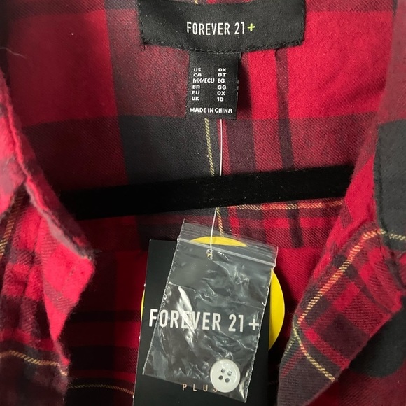 Forever 21 Plus Size Red Plaid Flannel Fall Wardrobe Staple - Picture 3 of 4